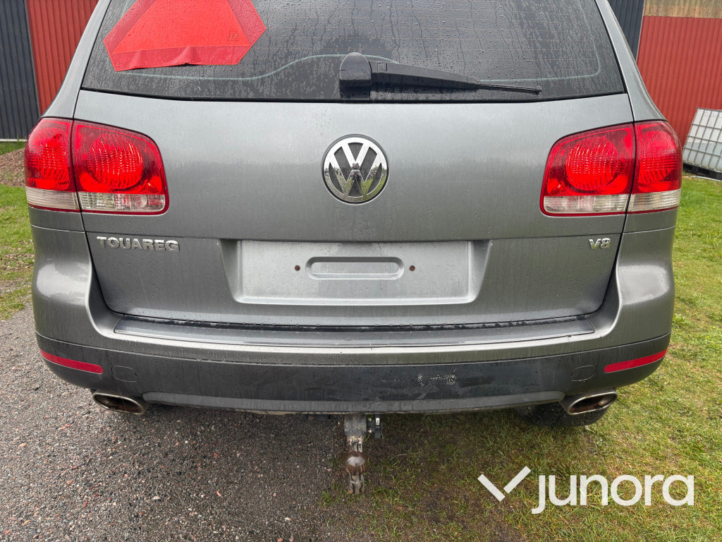 EPA / A-Traktor - Volkswagen Touareg V8