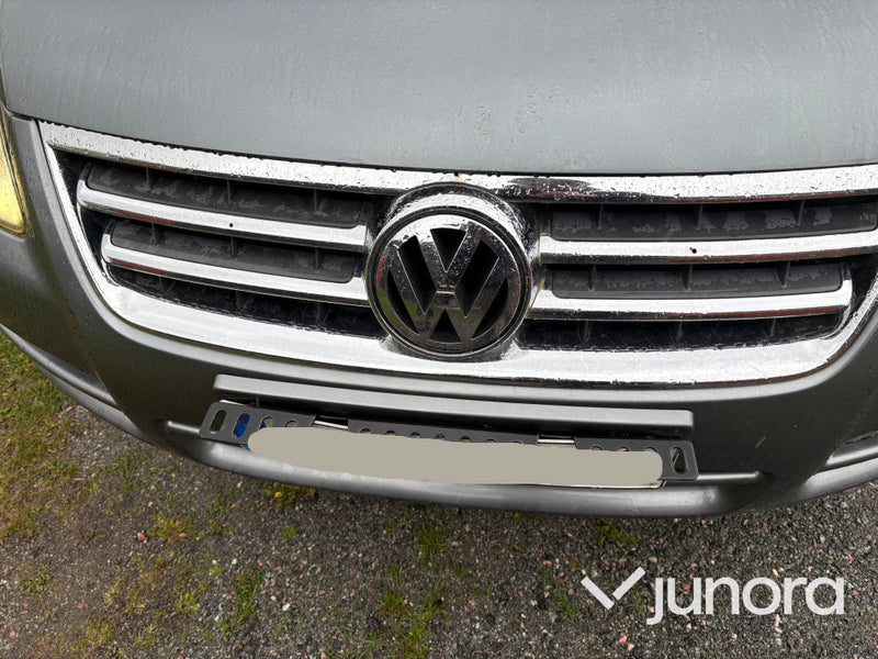 EPA / A-Traktor Volkswagen Touareg V8