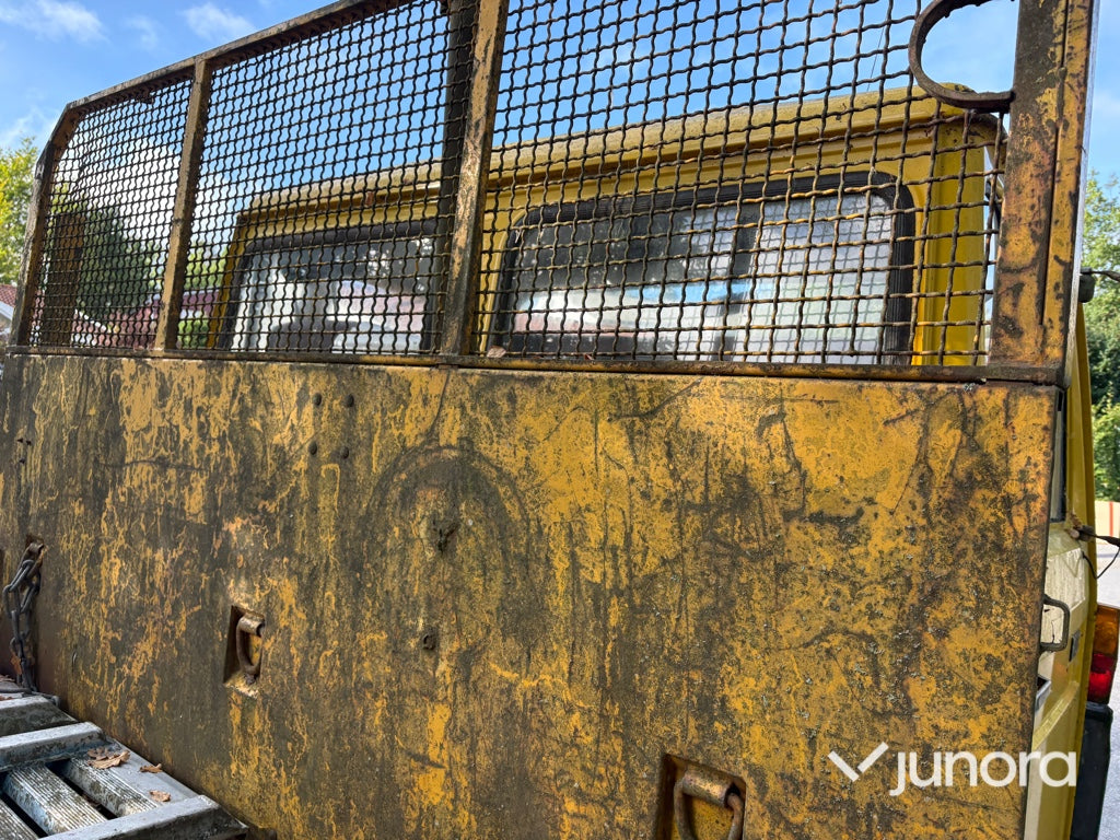 Flakbil Volvo F408 med kran