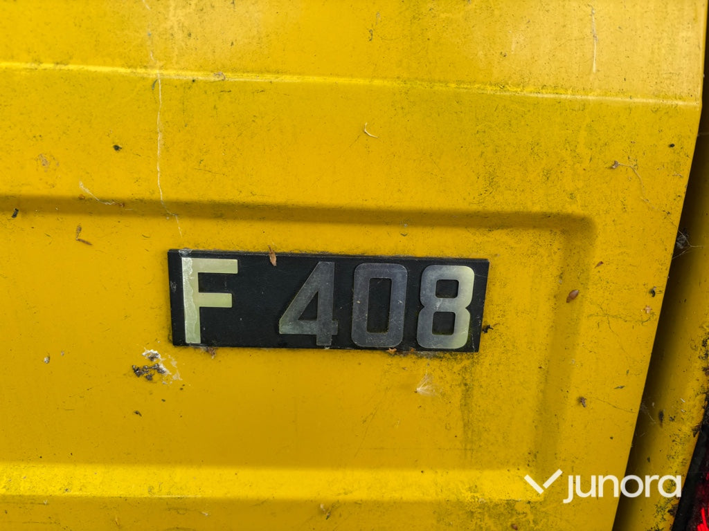Flakbil Volvo F408 med kran