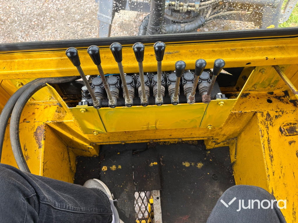 Traktor - Volvo BM 675 med Mowi 250 skogsvagn och kran