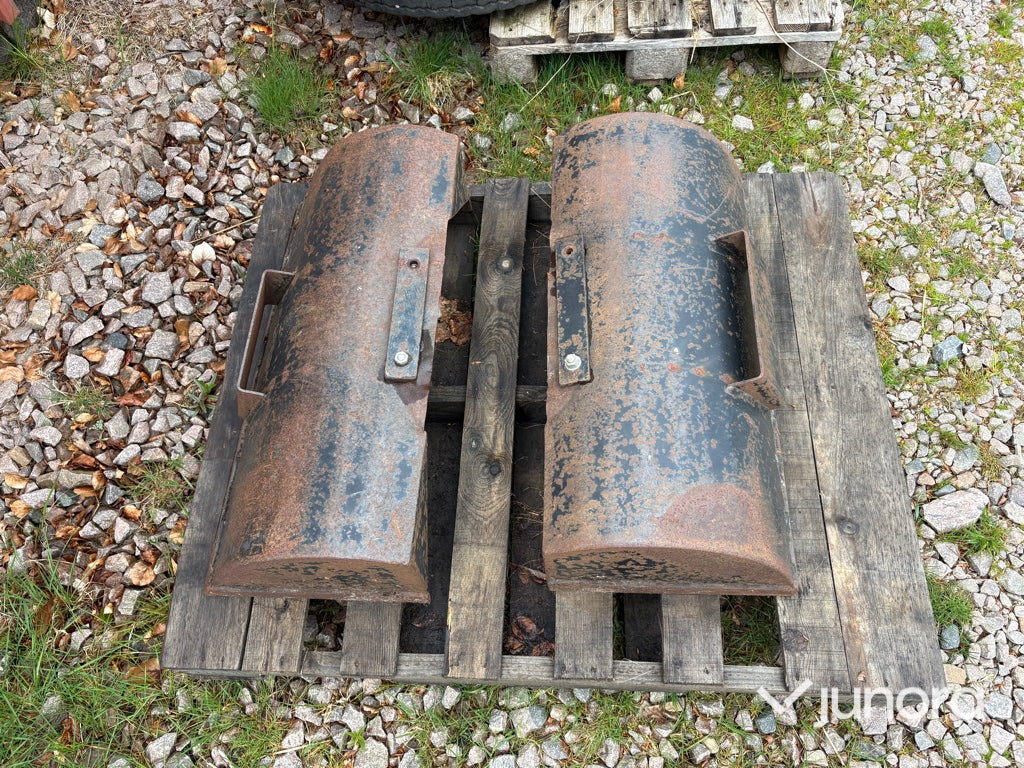 Traktor - Volvo BM 675 med Mowi 250 skogsvagn och kran