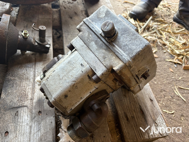 Hydraulpump - Hydronics, M151-A-1/3, Med traktorväxel