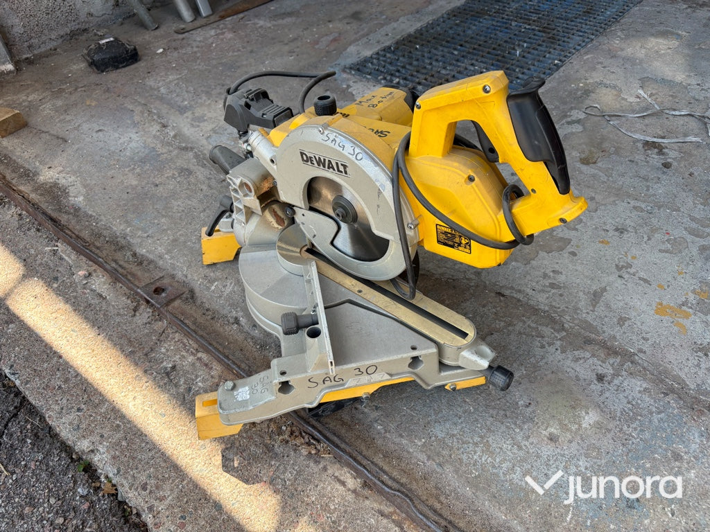 Kap och gersåg - DeWalt, DW777 Type 1