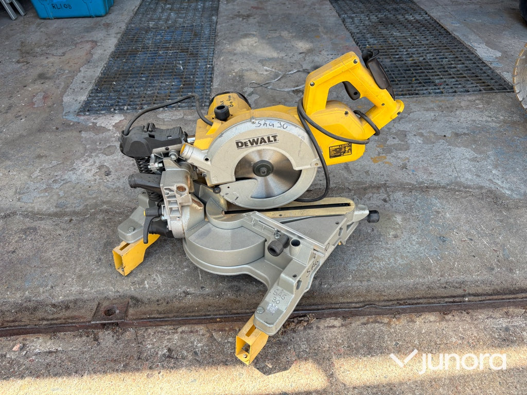 Kap och gersåg - DeWalt, DW777 Type 1