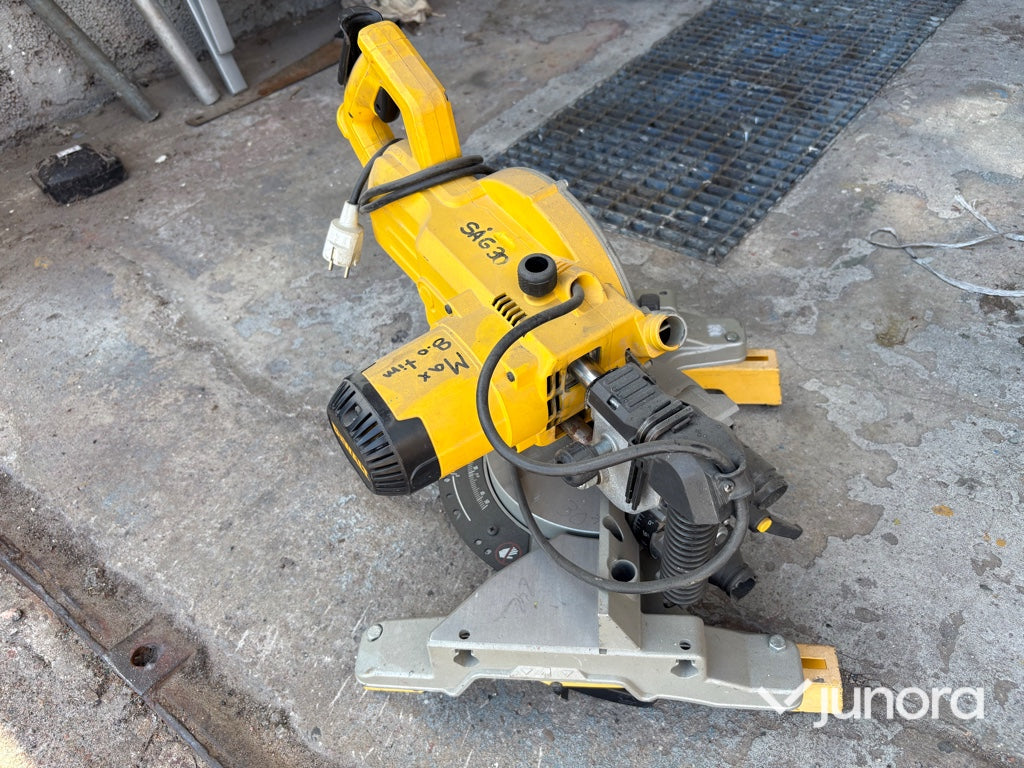 Kap och gersåg - DeWalt, DW777 Type 1