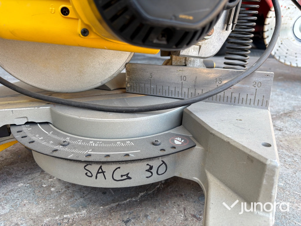 Kap och gersåg - DeWalt, DW777 Type 1