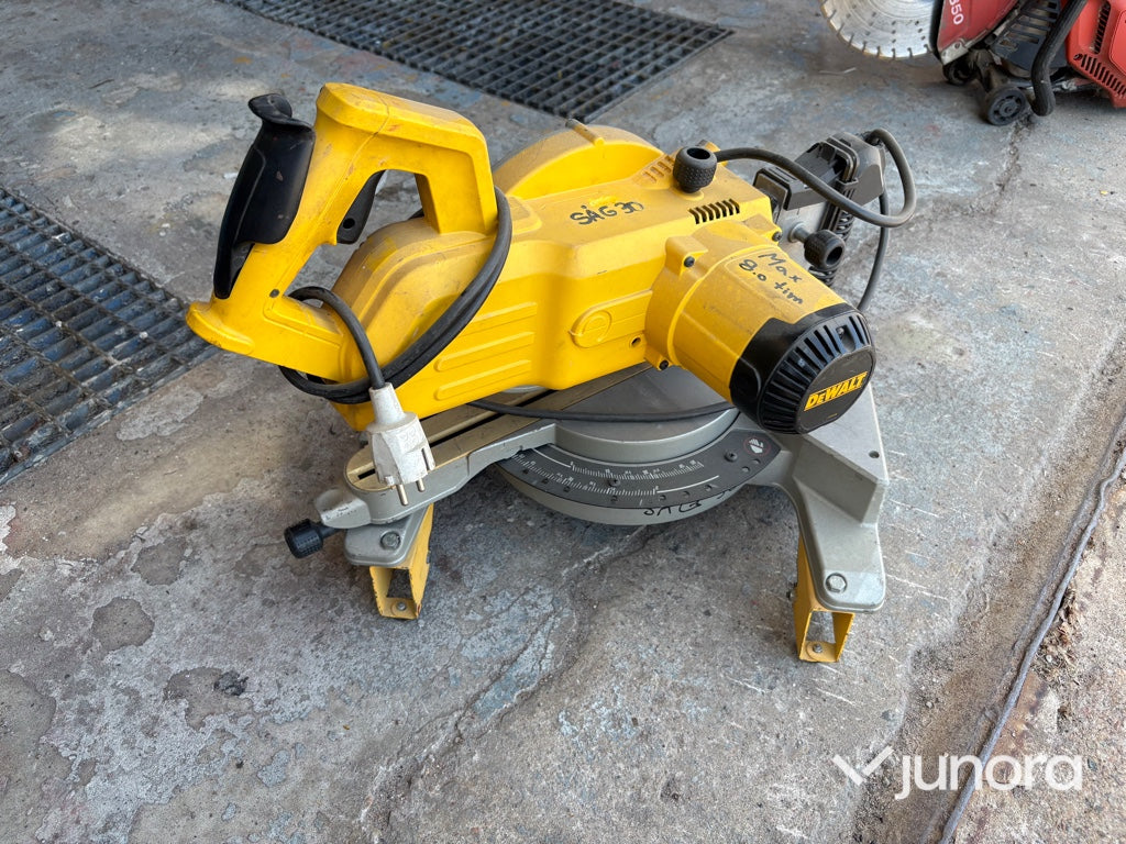 Kap och gersåg - DeWalt, DW777 Type 1