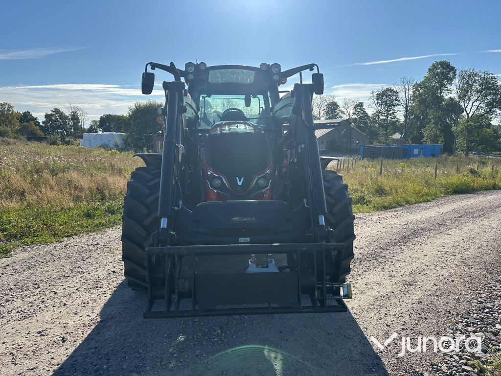 Traktor med lastare