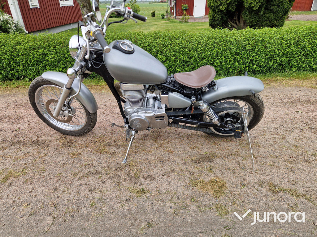 Suzuki LS 650 Bobber