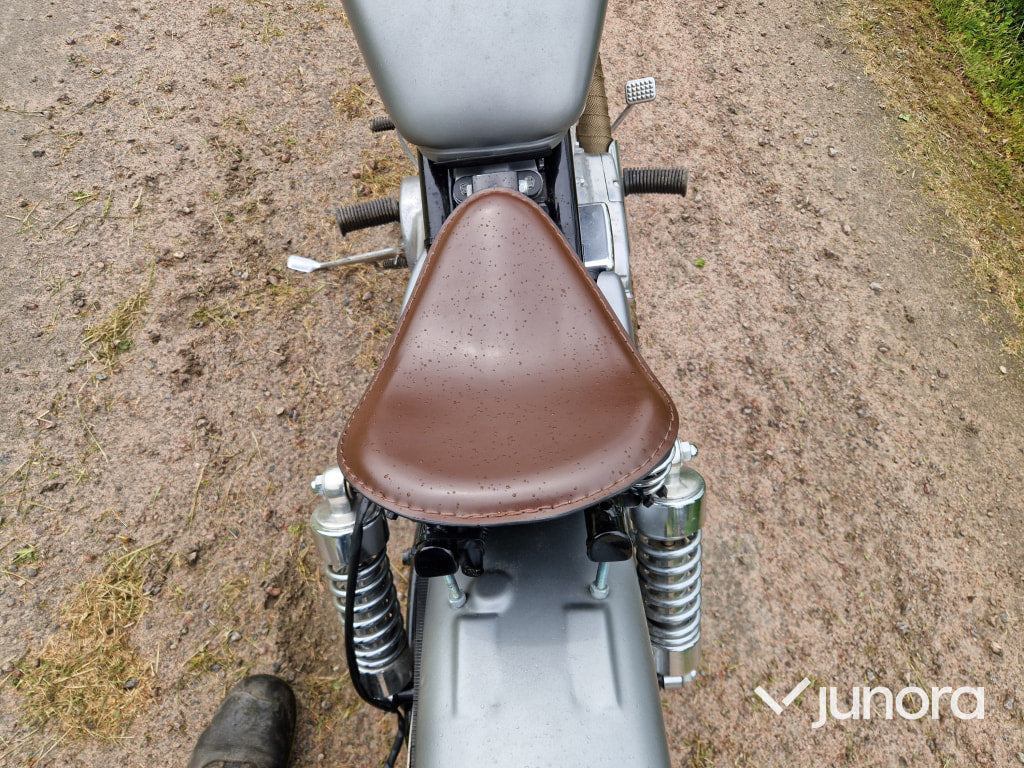 Suzuki LS 650 Bobber