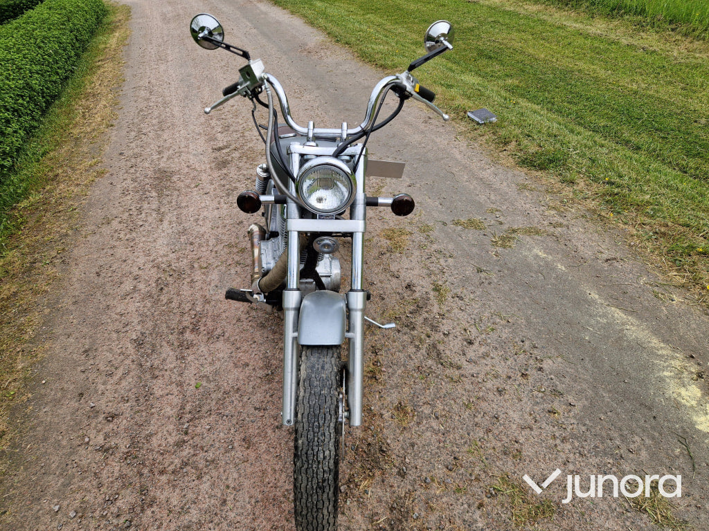 Suzuki LS 650 Bobber