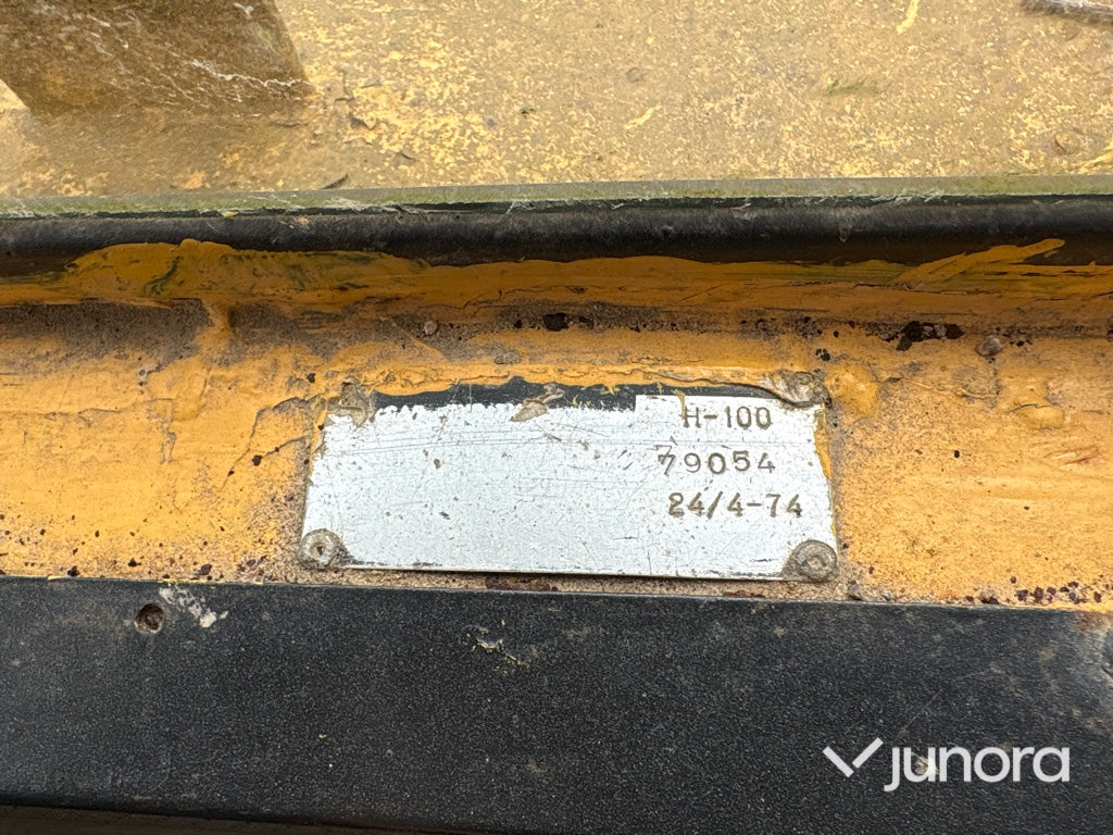Traktorgrävare med redskap - Volvo BM, 646