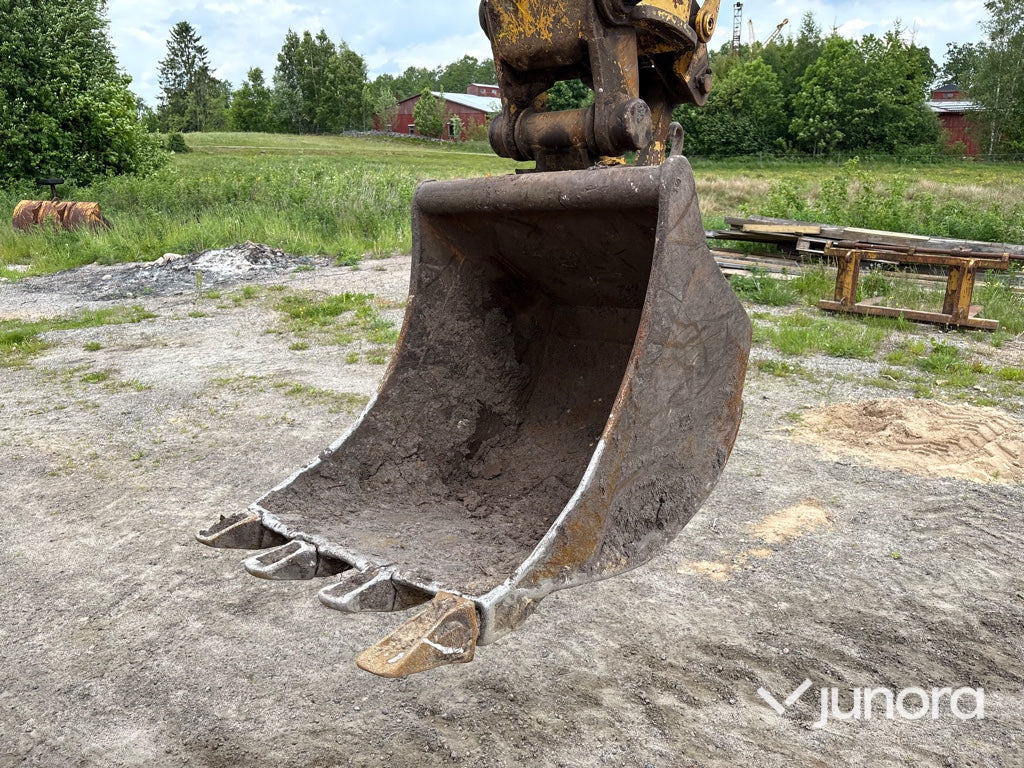 Traktorgrävare med redskap - Volvo BM, 646