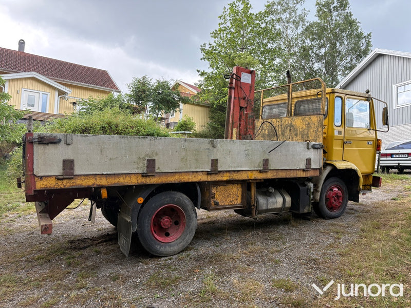 Veteranlastbil Volvo F408 med kran