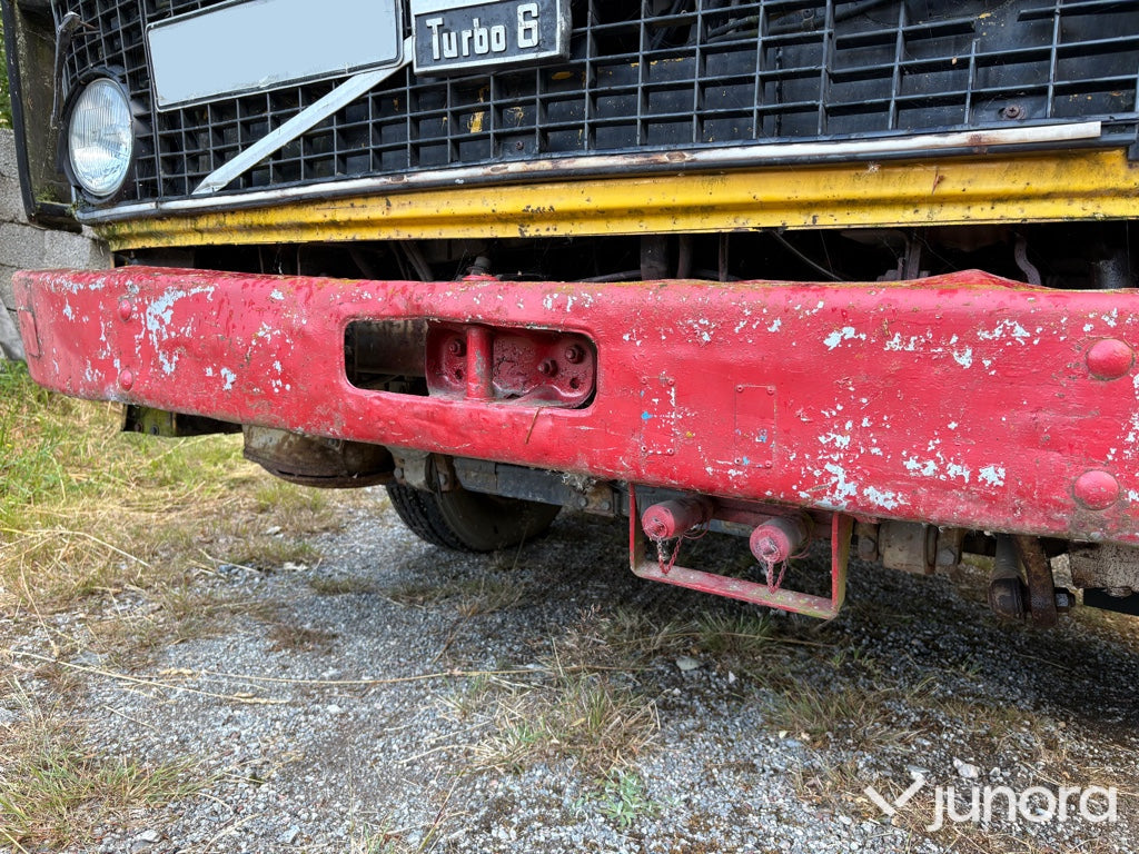 Veteranlastbil med kran - Volvo, F408