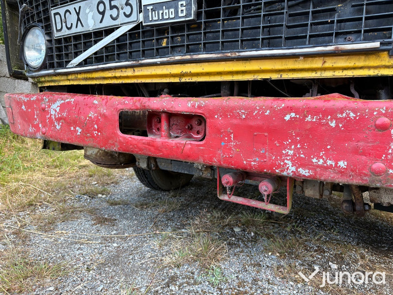 Veteranlastbil Volvo F408 med kran