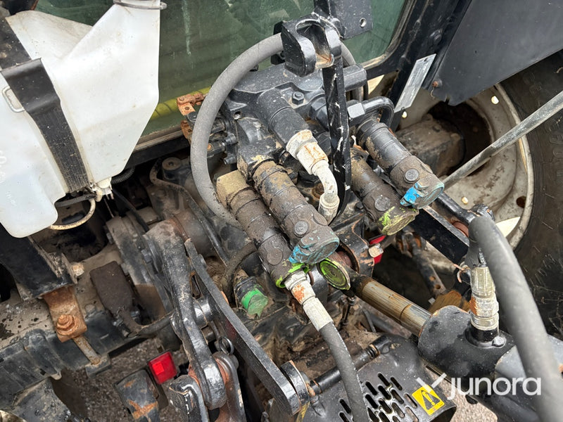 Traktor – New Holland T4040 SuperSteer