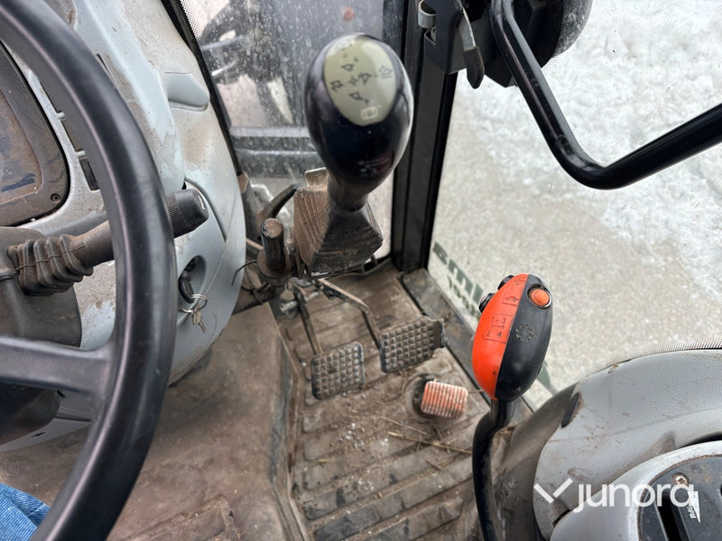 Traktor – New Holland T4040 SuperSteer