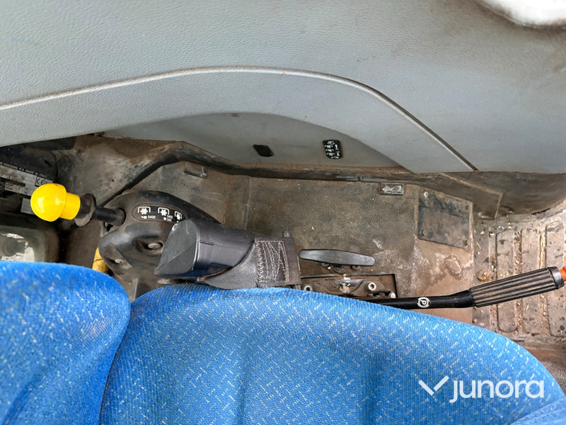 Traktor – New Holland T4040 SuperSteer