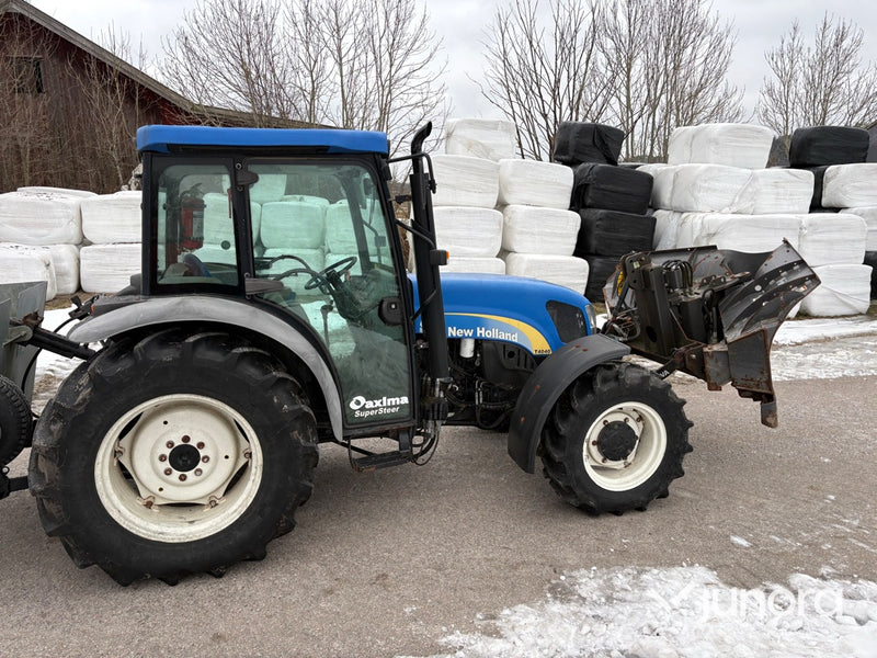 Traktor – New Holland T4040 SuperSteer