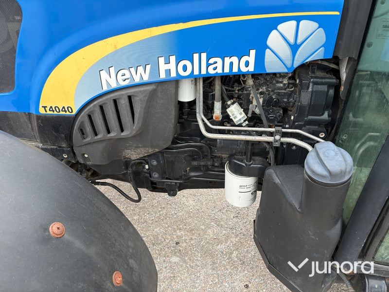 Traktor – New Holland T4040 SuperSteer
