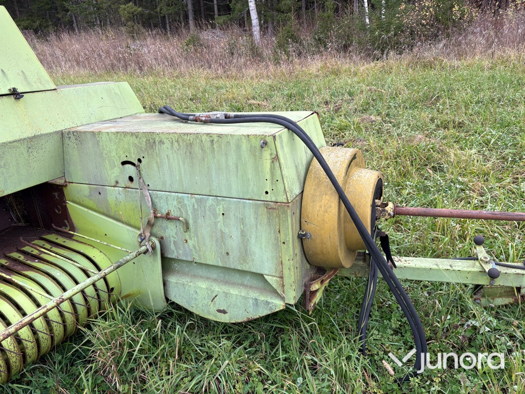 Fyrkantspress / Småbalpress - Claas Markant 60