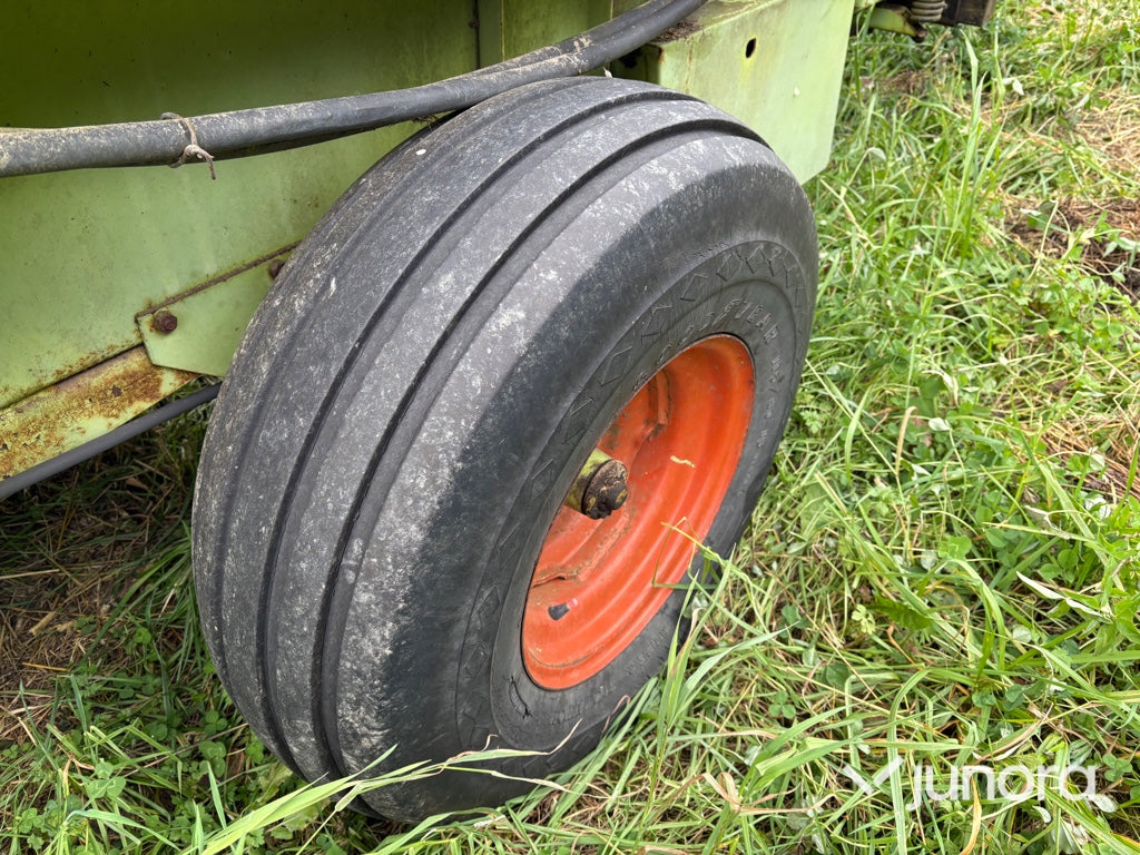 Fyrkantspress / Småbalpress - Claas Markant 60