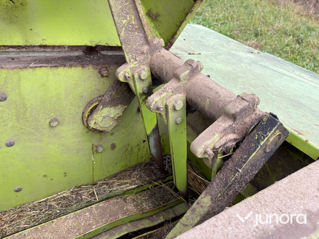 Fyrkantspress / Småbalpress - Claas Markant 60