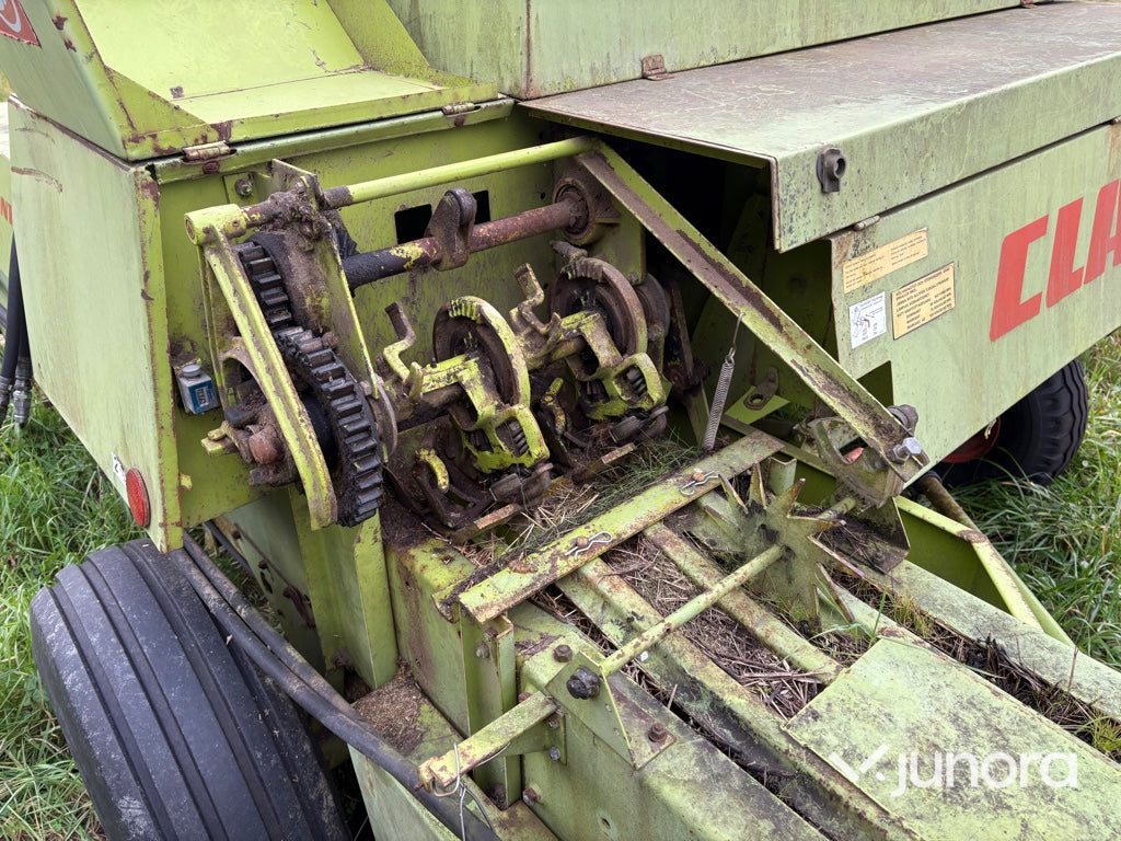 Fyrkantspress / Småbalpress - Claas Markant 60