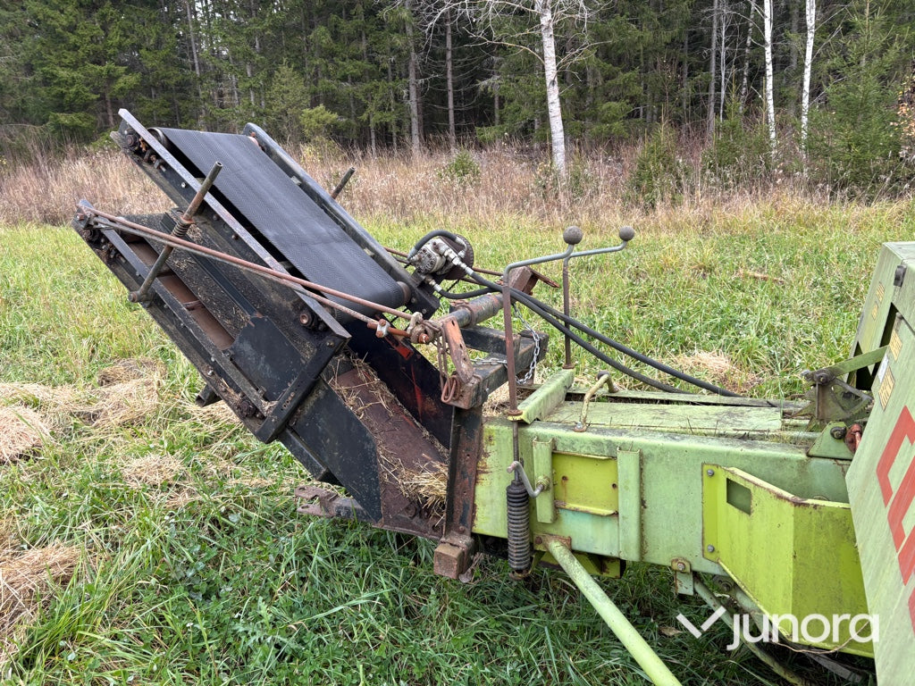 Fyrkantspress / Småbalpress - Claas Markant 60