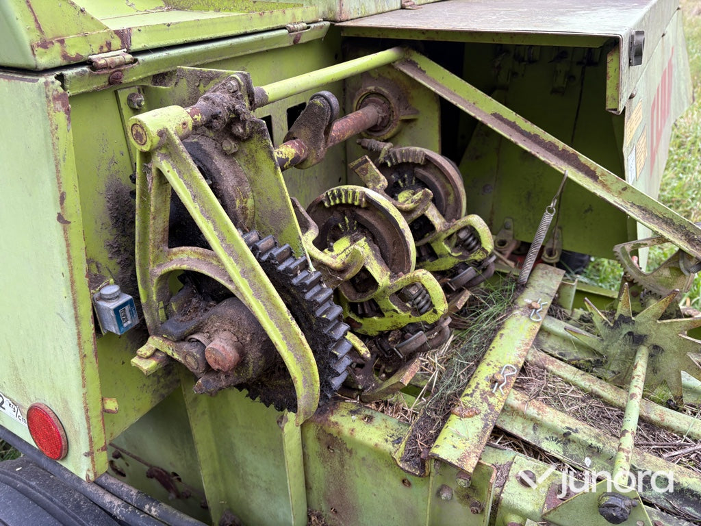 Fyrkantspress / Småbalpress - Claas Markant 60