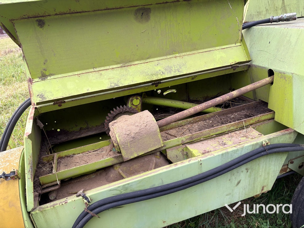 Fyrkantspress / Småbalpress - Claas Markant 60