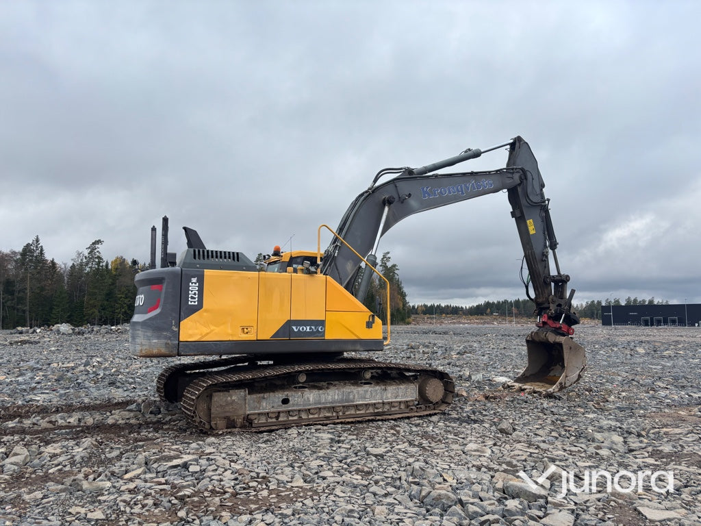 Bandgrävare Volvo EC250ENL