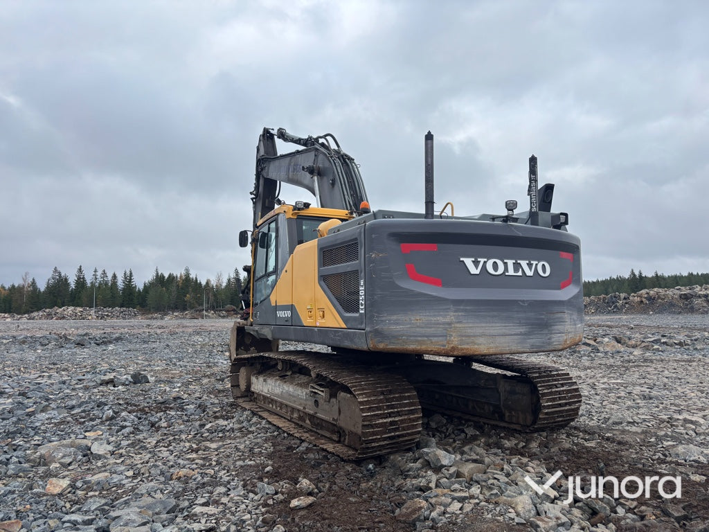 Bandgrävare Volvo EC250ENL