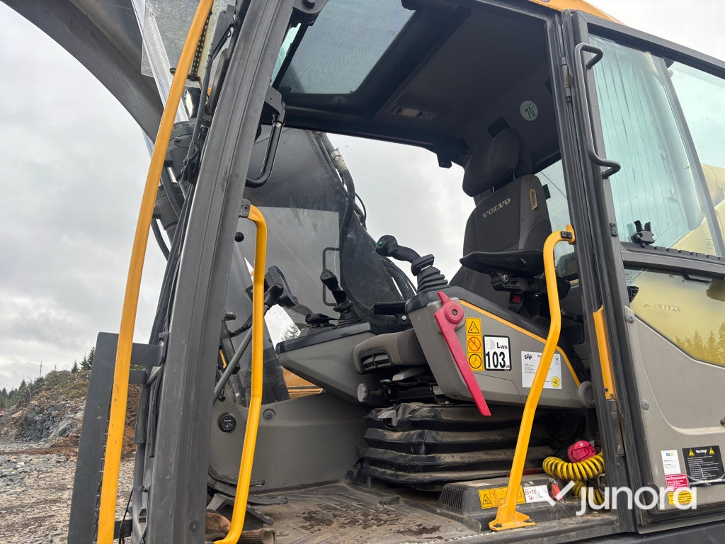 Bandgrävare Volvo EC250ENL