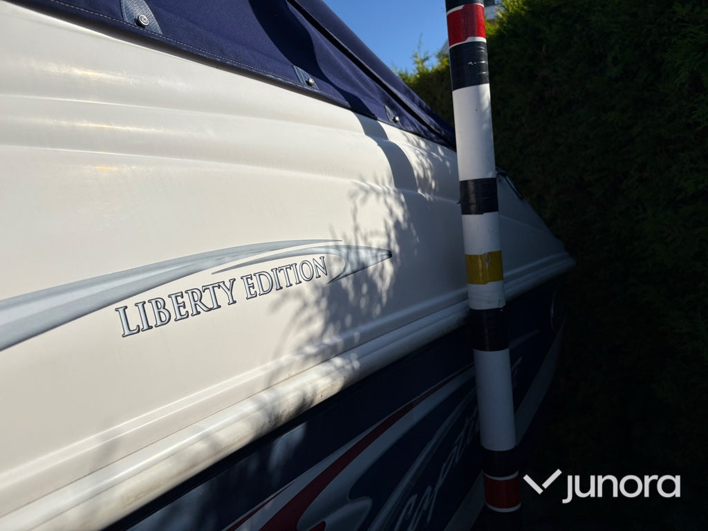 Båt Rinker 232 Captiva Liberty Edition