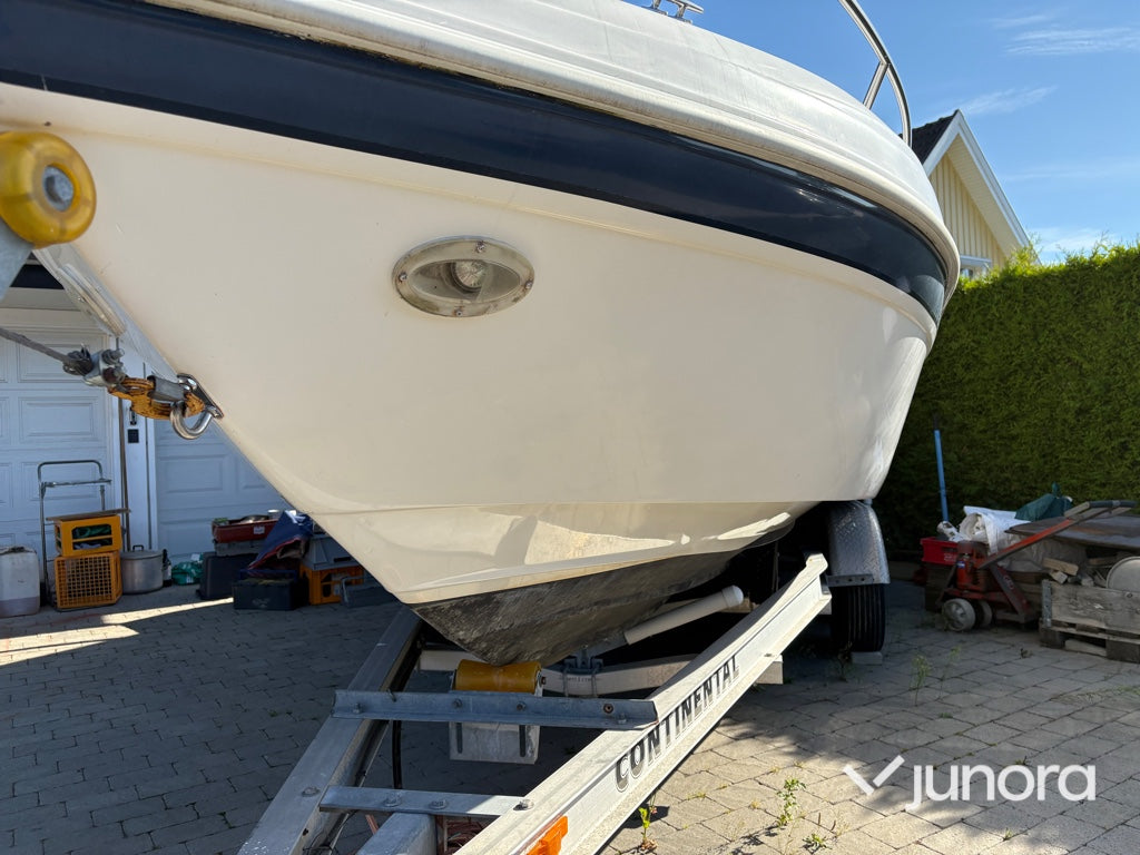 Båt Rinker 232 Captiva Liberty Edition