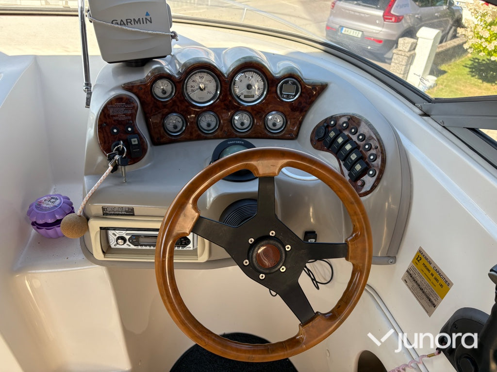 Båt Rinker 232 Captiva Liberty Edition