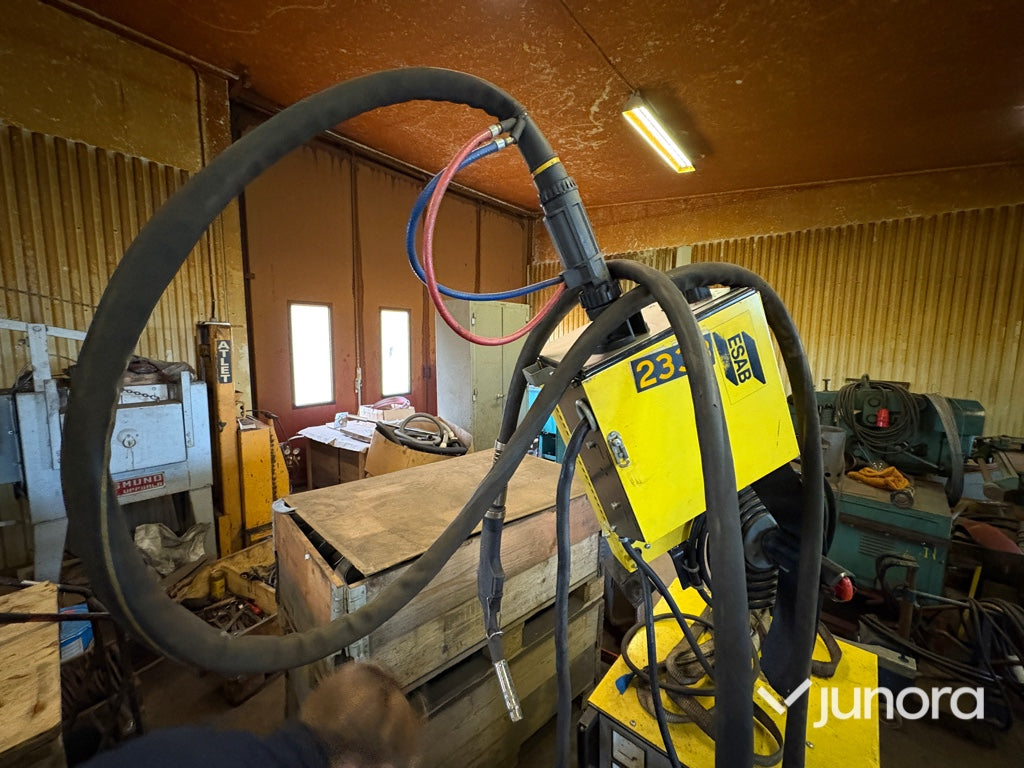 Migsvets ESAB LAH 500R med matarverk