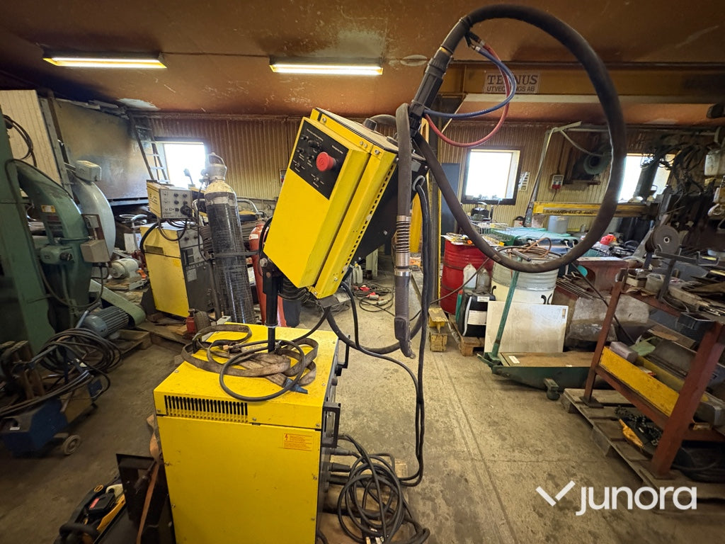Migsvets ESAB LAH 500R med matarverk