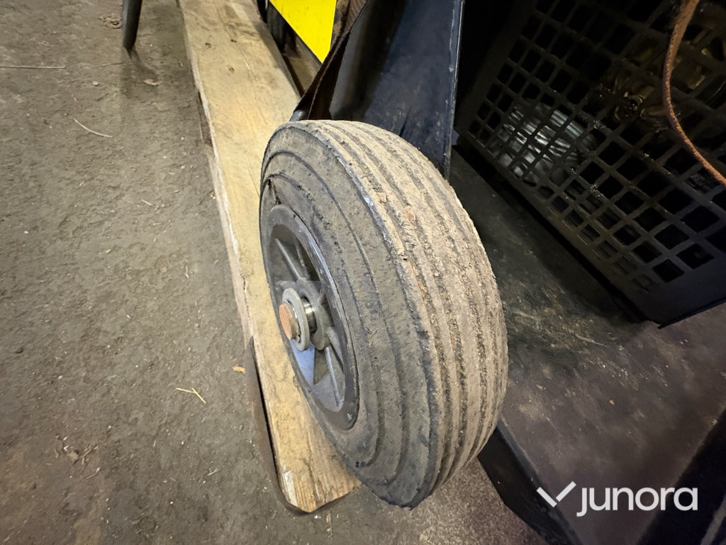 Migsvets ESAB LAH 500R med matarverk