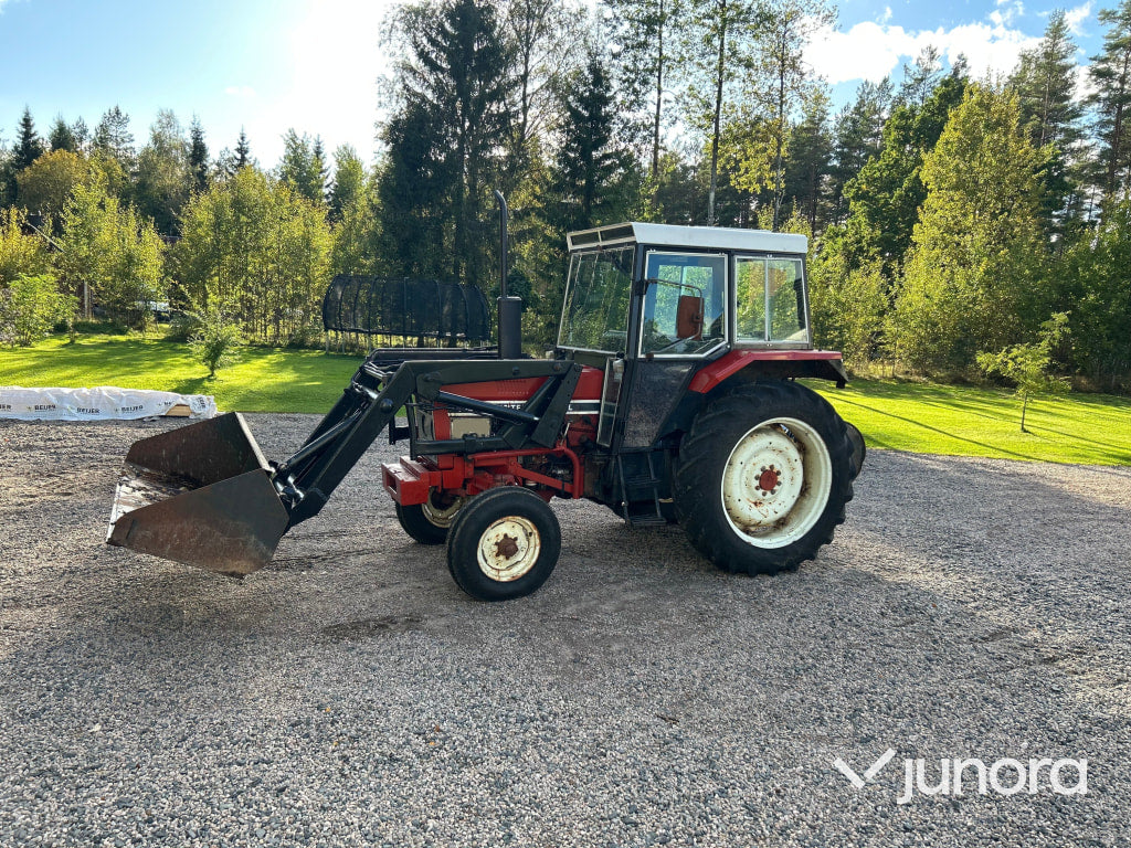 Case IH 484 med Frontlastare