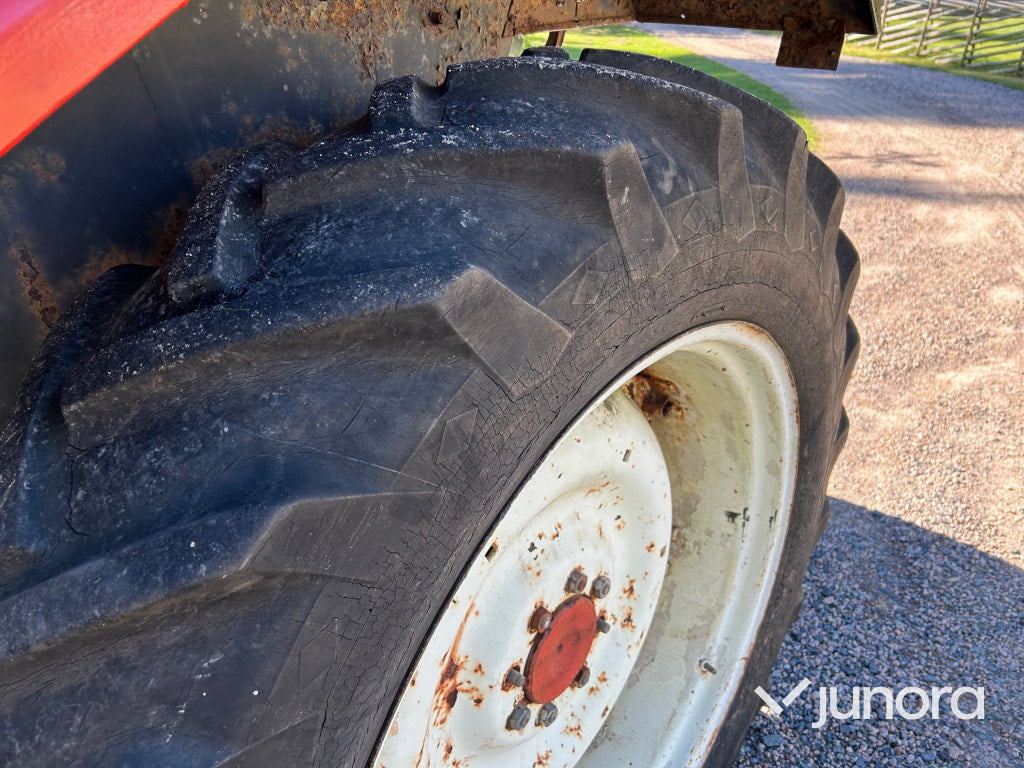 Case IH 484 med Frontlastare