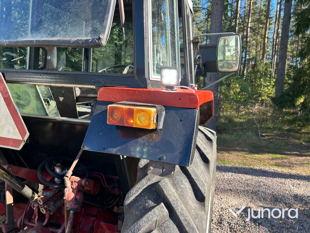 Case IH 484 med Frontlastare