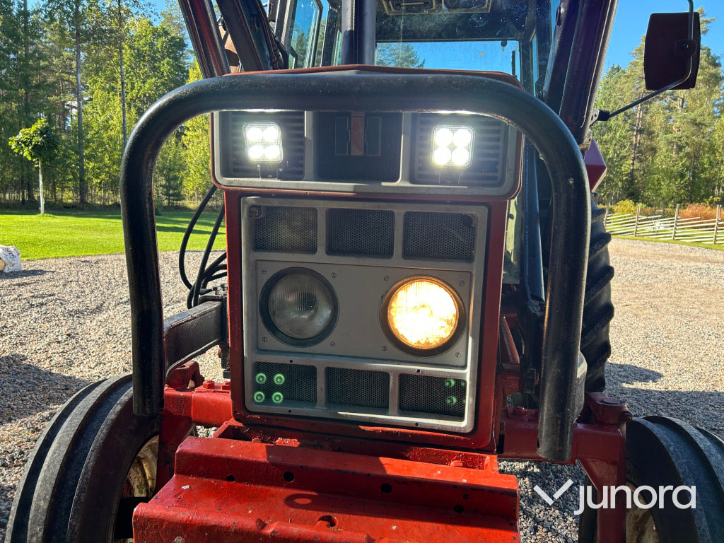 Case IH 484 med Frontlastare