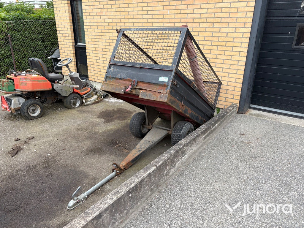 Släp med tipp