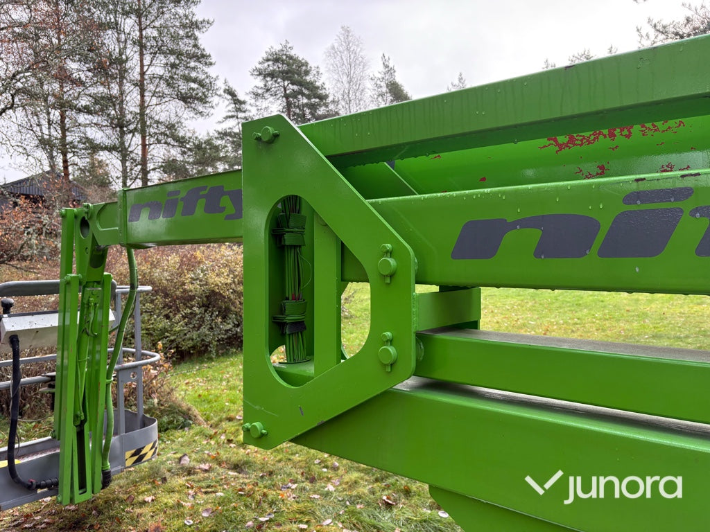 Vikbomslift - Niftylift, HR 15 NE