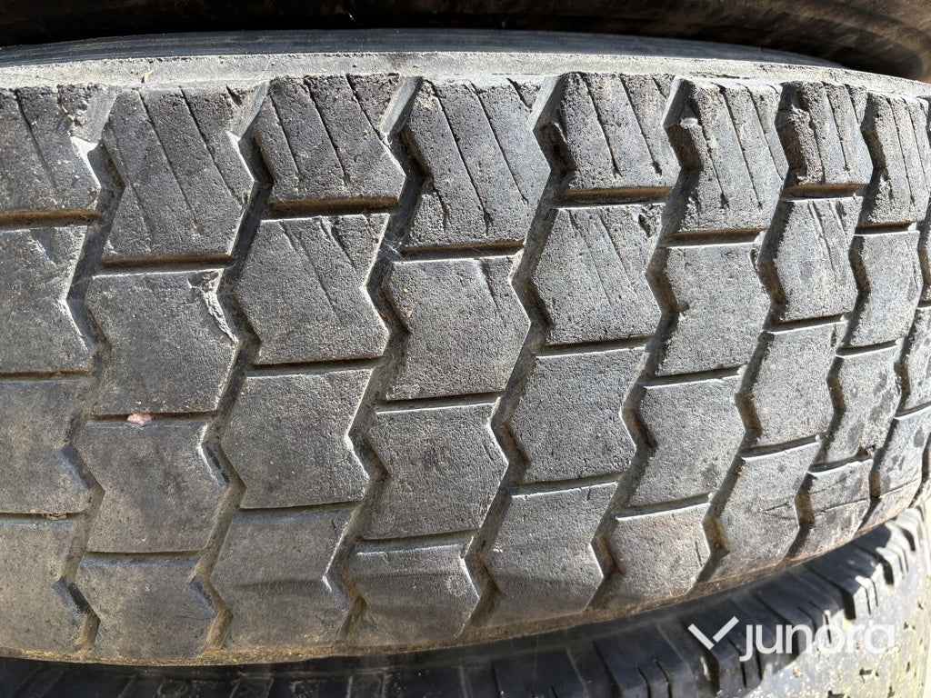 Lastvagnsdäck med fälg - 315/80 R22.5, 4 st