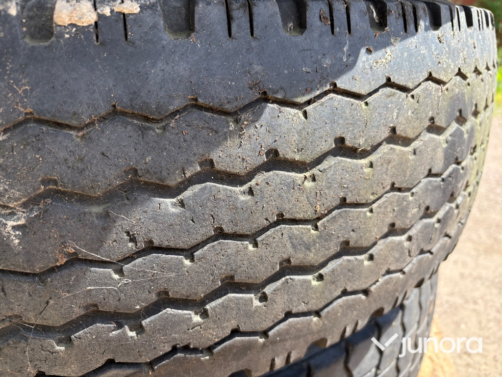 Lastvagnsdäck med fälg - 315/80 R22.5, 4 st